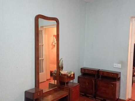 3 otaqlı köhnə tikili - Elmlər Akademiyası m. - 65 m²