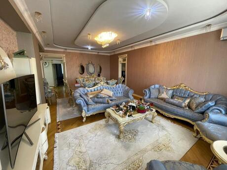4 otaqlı yeni tikili - İnşaatçılar m. - 181 m²