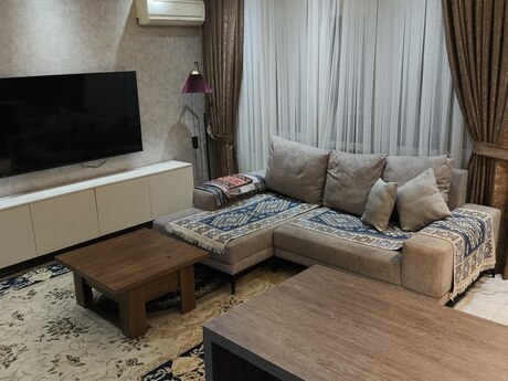 3 otaqlı köhnə tikili - İçəri Şəhər m. - 60 m²