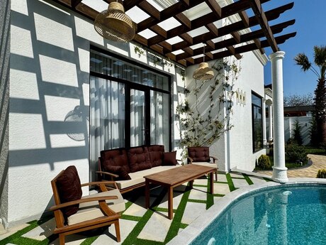 5 otaqlı həyət evi/bağ evi - Mərdəkan q. - 250 m²