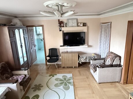 5 otaqlı həyət evi/bağ evi - Binə q. - 210 m²