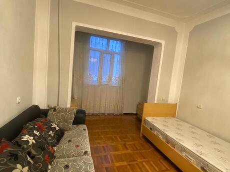 4 otaqlı köhnə tikili - İnşaatçılar m. - 100 m²