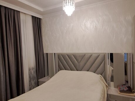 3 otaqlı yeni tikili - Bakıxanov q. - 75 m²