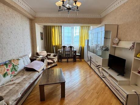 2 otaqlı köhnə tikili - Azadlıq Prospekti m. - 70 m²