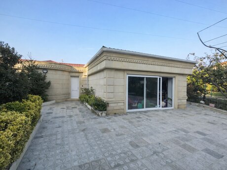 7 otaqlı həyət evi/bağ evi - Novxanı q. - 600 m²
