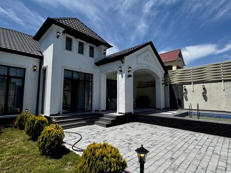 4 otaqlı həyət evi/bağ evi - Mərdəkan q. - 200 m²