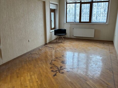 2 otaqlı köhnə tikili - Şah İsmayıl Xətai m. - 79 m²