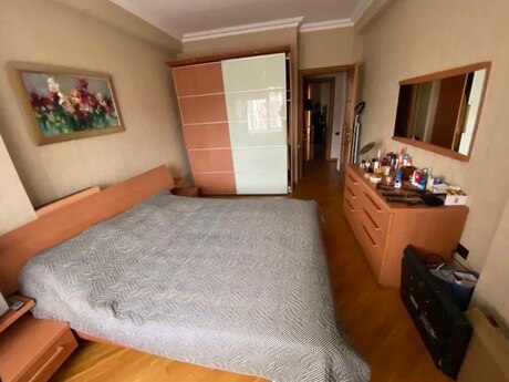 3 otaqlı yeni tikili - 28 May m. - 135 m²
