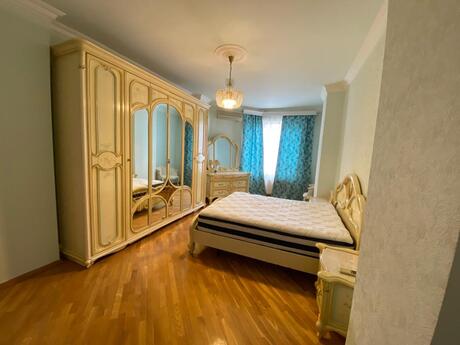 4 otaqlı yeni tikili - 28 May m. - 230 m²