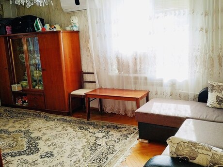 2 otaqlı köhnə tikili - Elmlər Akademiyası m. - 50 m²