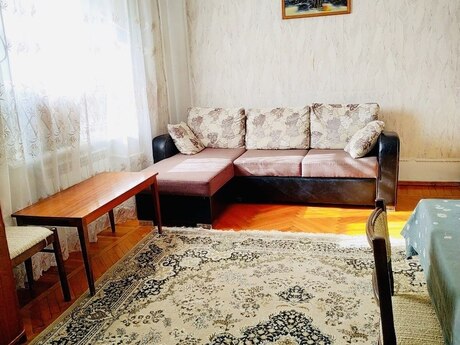 2 otaqlı köhnə tikili - Elmlər Akademiyası m. - 50 m²