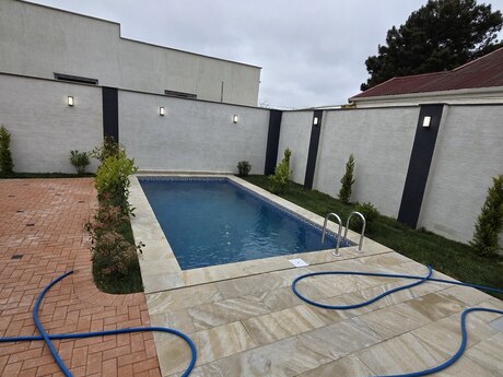 4 otaqlı həyət evi/bağ evi - Şüvəlan q. - 160 m²