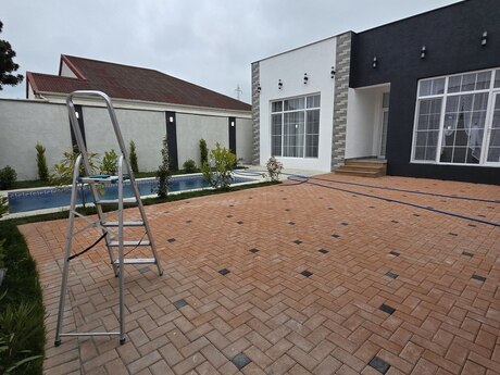 4 otaqlı həyət evi/bağ evi - Şüvəlan q. - 160 m²