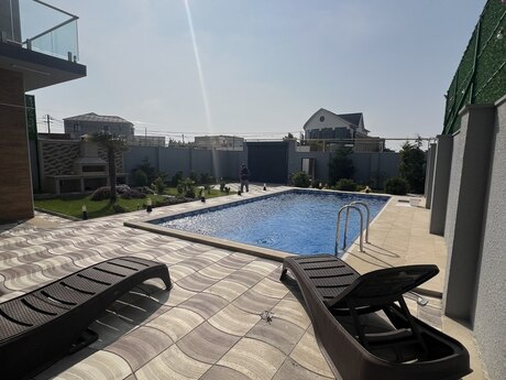 6 otaqlı həyət evi/bağ evi - Mərdəkan q. - 300 m²