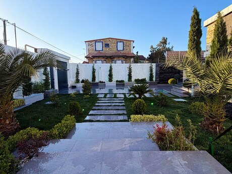 5 otaqlı həyət evi/bağ evi - Şüvəlan q. - 380 m²