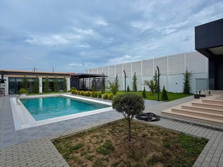6 otaqlı həyət evi/bağ evi - Mərdəkan q. - 400 m²