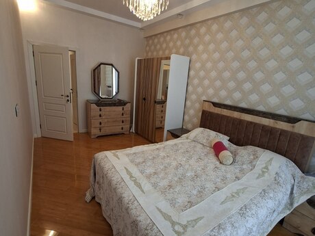 4 otaqlı yeni tikili - Elmlər Akademiyası m. - 110 m²
