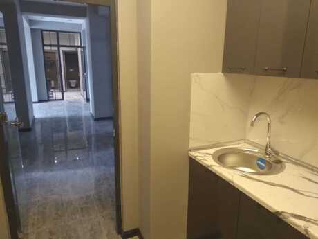 7 otaqlı yeni tikili - Azadlıq Prospekti m. - 216 m²