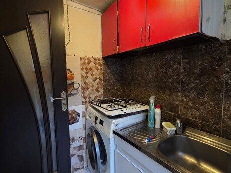 1 otaqlı köhnə tikili - Elmlər Akademiyası m. - 35 m²