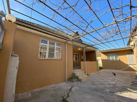 5 otaqlı həyət evi/bağ evi - Qaraçuxur q. - 120 m²