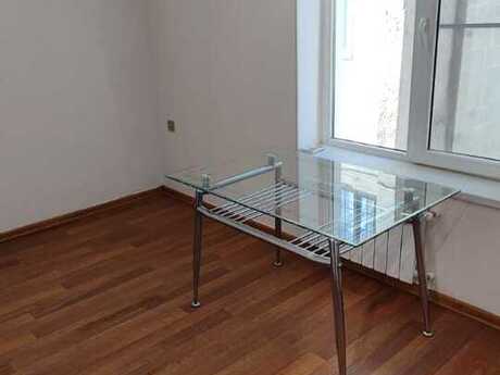 2 otaqlı köhnə tikili - Elmlər Akademiyası m. - 35 m²