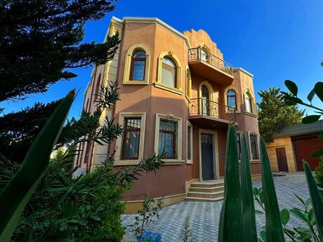 8 otaqlı həyət evi/bağ evi - Nizami r. - 375 m²