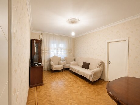 5 otaqlı köhnə tikili - Binəqədi r. - 130 m²