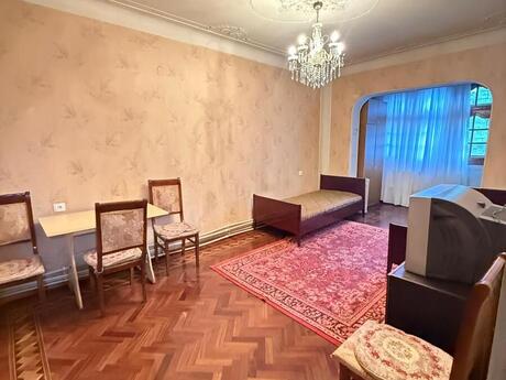 4 otaqlı köhnə tikili - Azadlıq Prospekti m. - 110 m²
