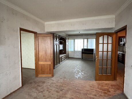 3 otaqlı köhnə tikili - Azadlıq Prospekti m. - 85 m²