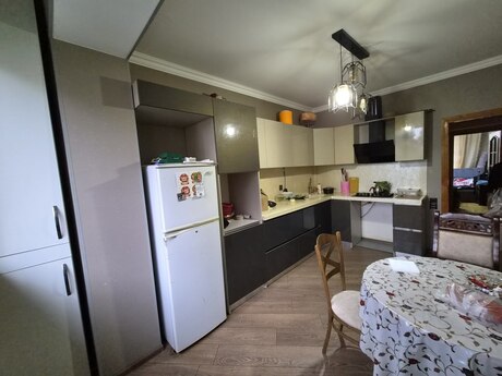 2 otaqlı köhnə tikili - Əhmədli m. - 70 m²