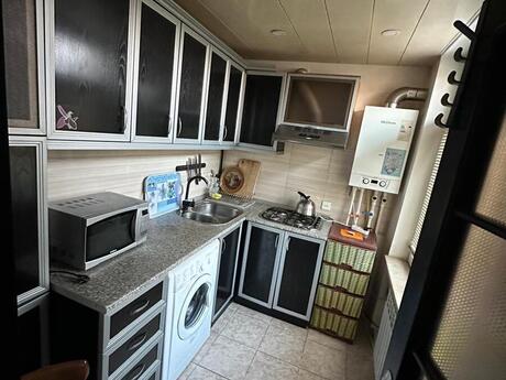 2 otaqlı köhnə tikili - Neftçilər m. - 44 m²