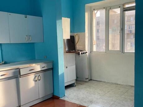 2 otaqlı köhnə tikili - Azadlıq Prospekti m. - 60 m²