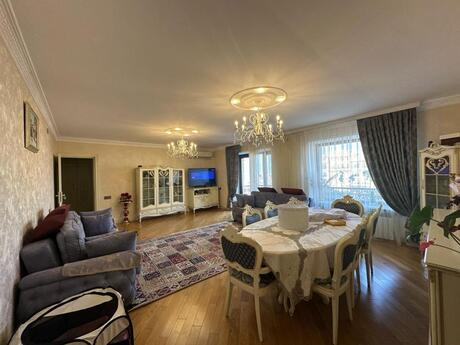 4 otaqlı köhnə tikili - İçəri Şəhər m. - 140 m²