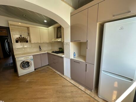 2 otaqlı köhnə tikili - Azadlıq Prospekti m. - 90 m²