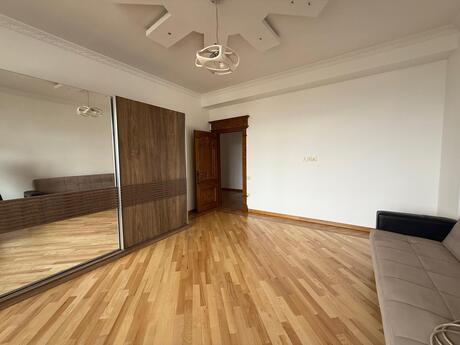 3 otaqlı yeni tikili - Nəsimi r. - 155 m²