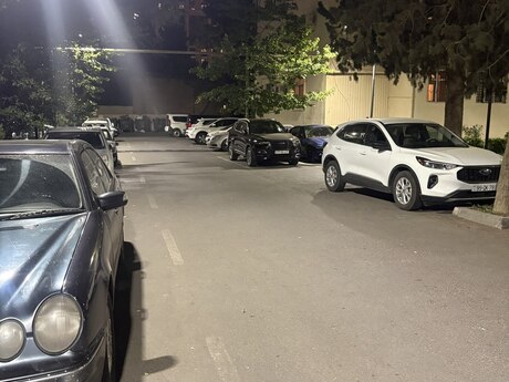 3 otaqlı köhnə tikili - Bakıxanov q. - 75 m²