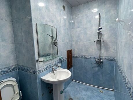 2 otaqlı köhnə tikili - 8 Noyabr m. - 80 m²