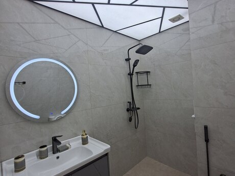 2 otaqlı köhnə tikili - İnşaatçılar m. - 50 m²