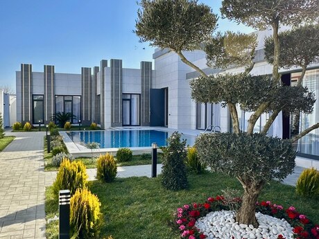 5 otaqlı həyət evi/bağ evi - Mərdəkan q. - 260 m²