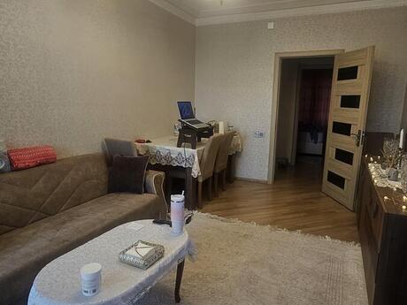 2 otaqlı köhnə tikili - 8 Noyabr m. - 56 m²