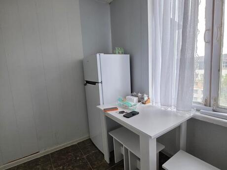 1 otaqlı köhnə tikili - Elmlər Akademiyası m. - 31 m²