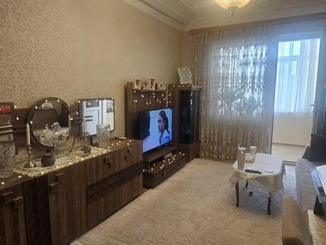 2 otaqlı köhnə tikili - 8 Noyabr m. - 56 m²