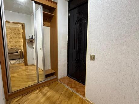 1 otaqlı köhnə tikili - İnşaatçılar m. - 32 m²