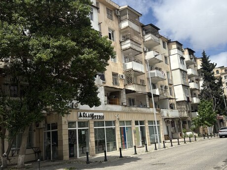 2 otaqlı köhnə tikili - Elmlər Akademiyası m. - 40 m²
