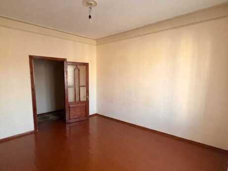 2 otaqlı köhnə tikili - Azadlıq Prospekti m. - 65 m²