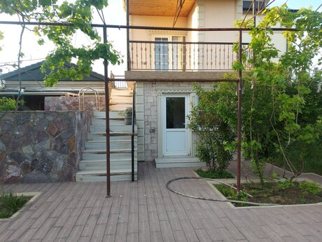 4 otaqlı həyət evi/bağ evi - Mərdəkan q. - 100 m²