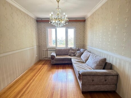 2 otaqlı köhnə tikili - Azadlıq Prospekti m. - 65 m²