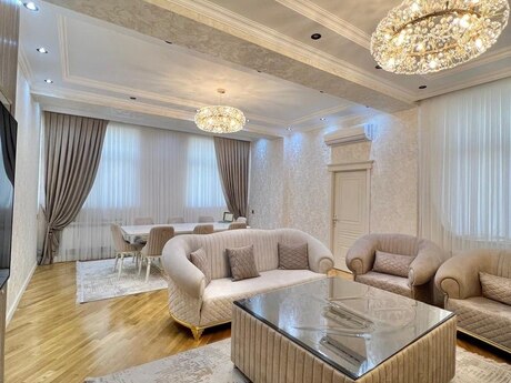 4 otaqlı yeni tikili - 8 Noyabr m. - 150 m²