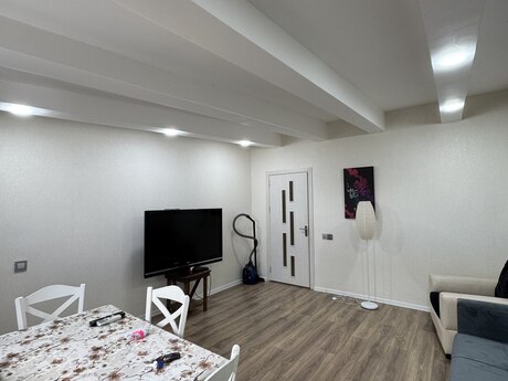 2 otaqlı yeni tikili - İnşaatçılar m. - 50 m²