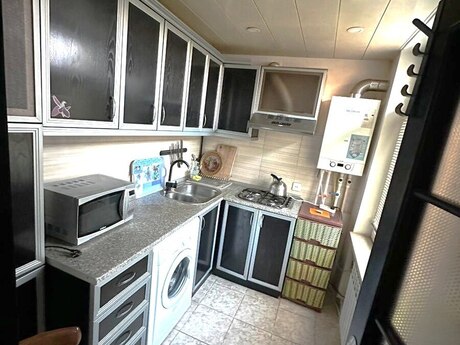 2 otaqlı köhnə tikili - Neftçilər m. - 40 m²